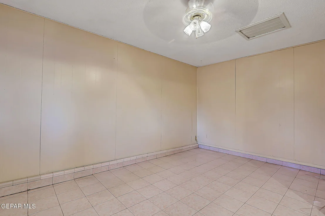 Photo of 7925 Broadway Drive