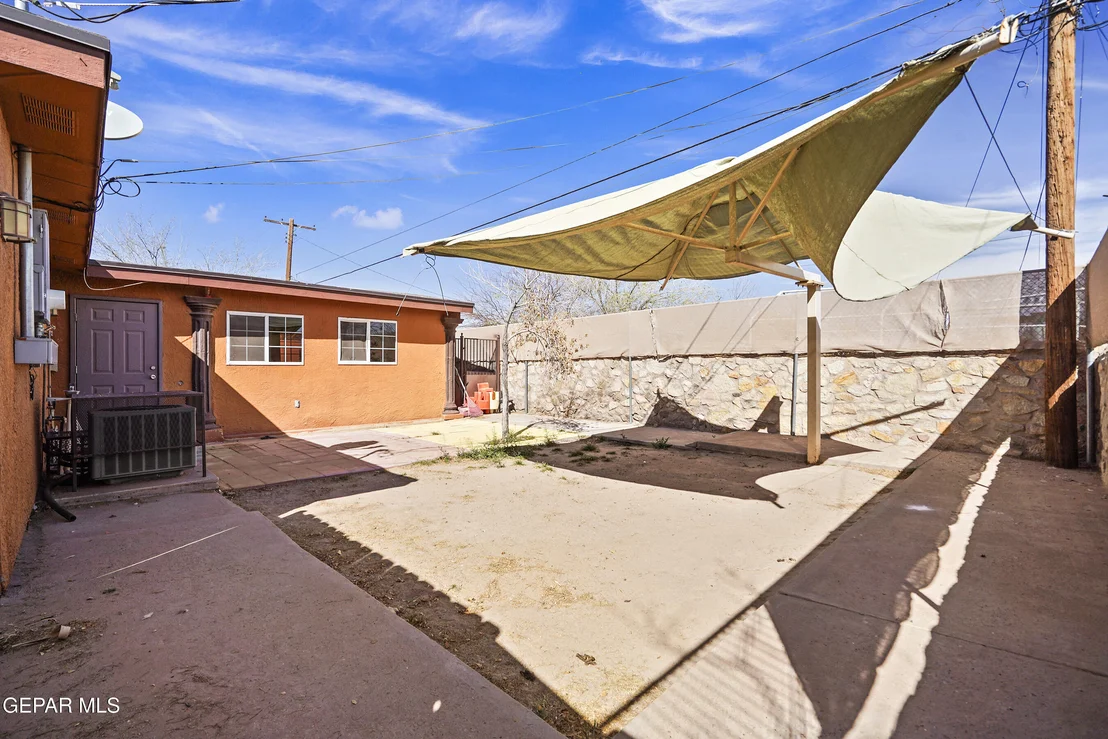 Photo of 412 1/2 DOLAN Street