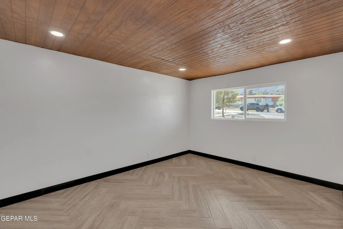 Photo of 3116 Titanic Avenue