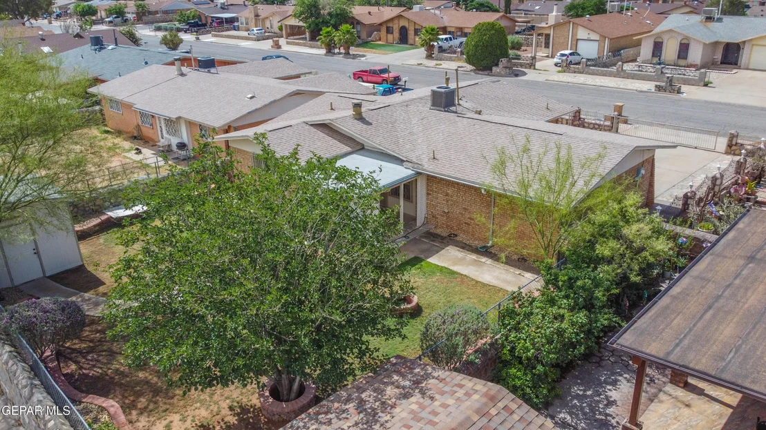 Photo of 5649 LONGVIEW Circle
