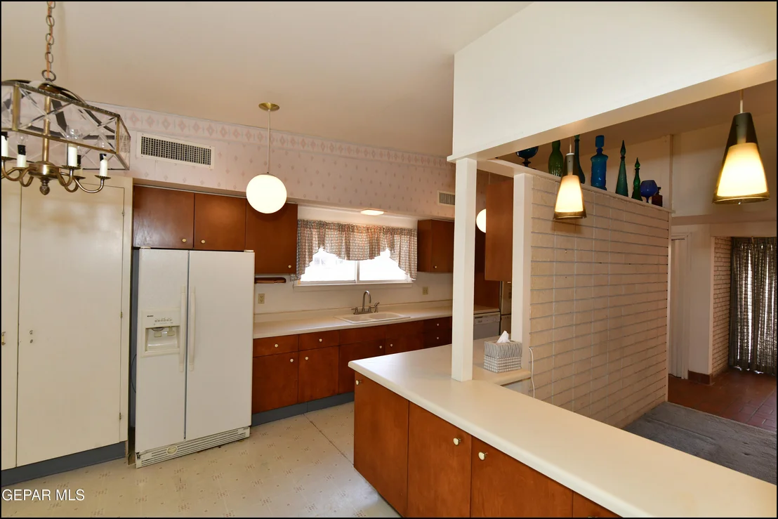 Photo of 9525 DESERT RIDGE Drive
