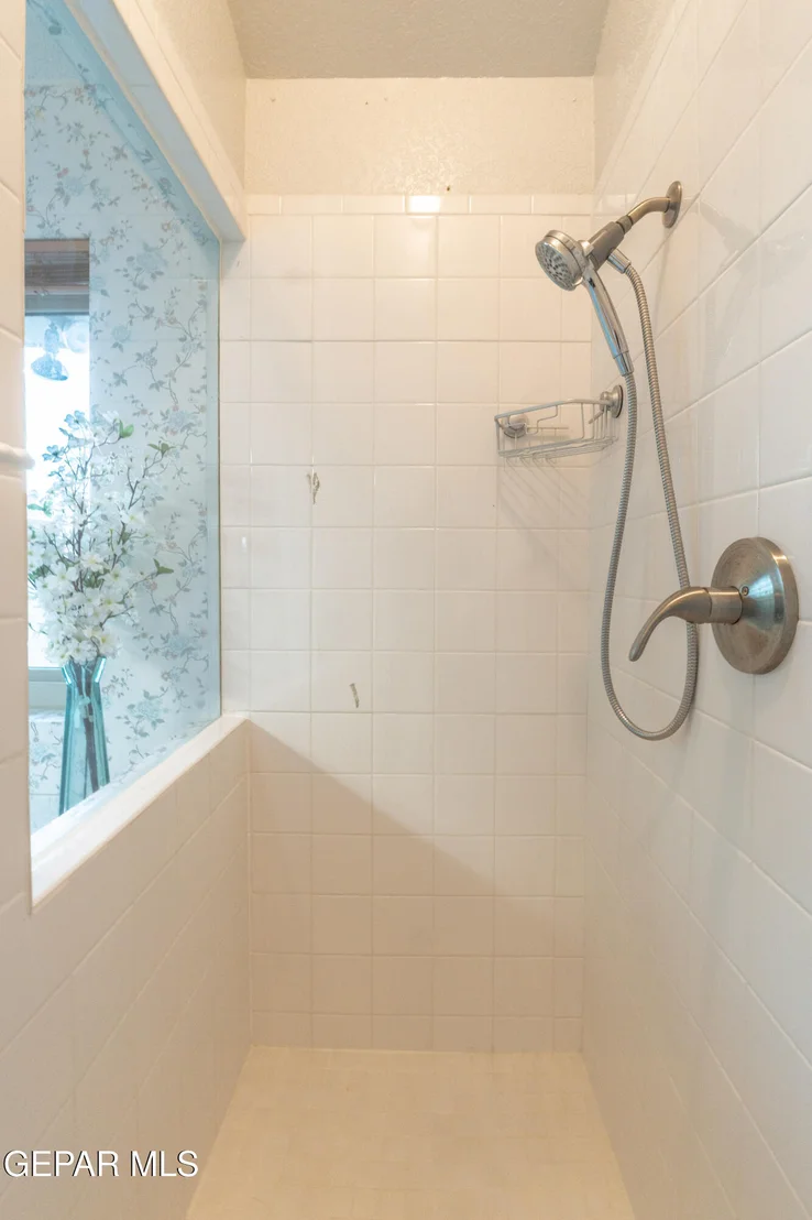 Photo of 401 Sharondale Drive