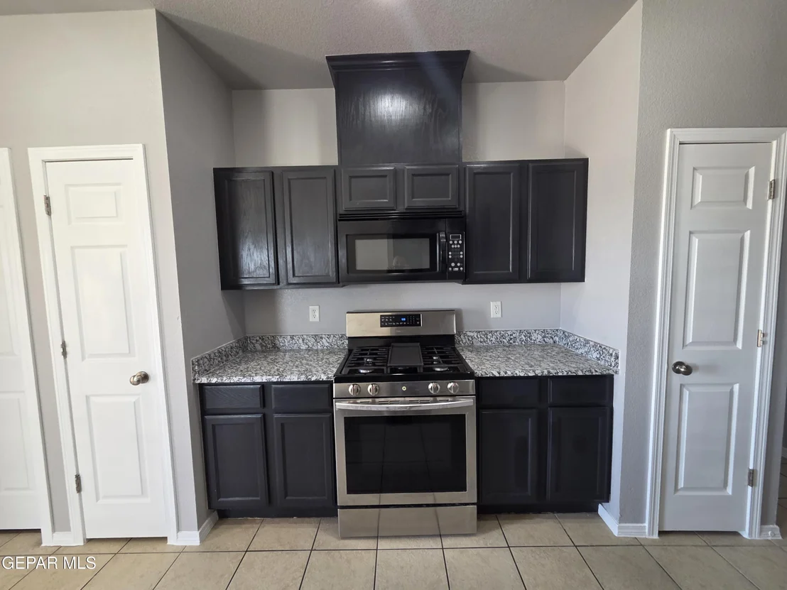 Photo of 10400 SILVERCLOUD Drive