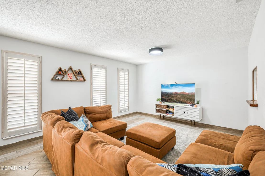Photo of 708 SOMERSET Drive