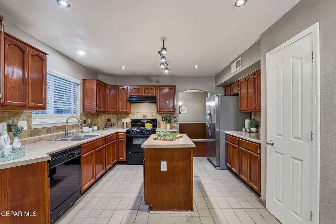 Photo of 683 JUAN MUNOZ Court