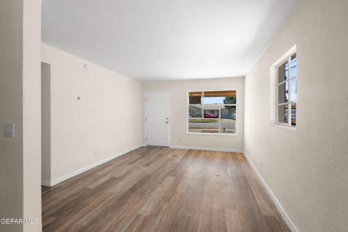 Photo of 5105 DEBEERS Drive