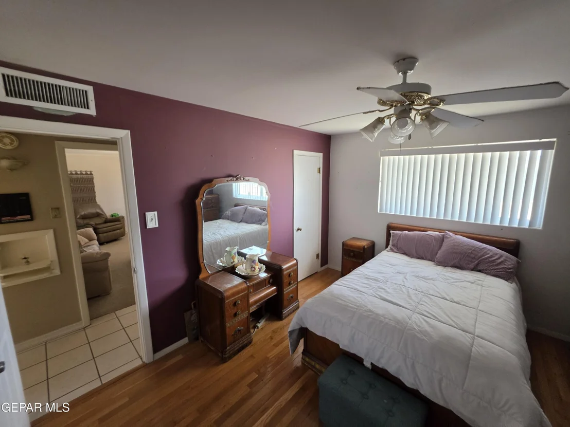 Photo of 1400 IDLEWILDE Drive