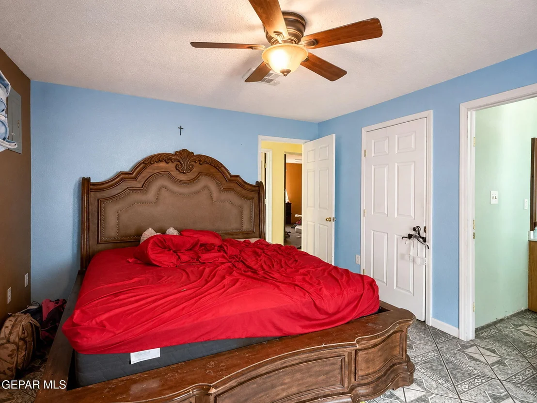 Photo of 1178 YANN Road