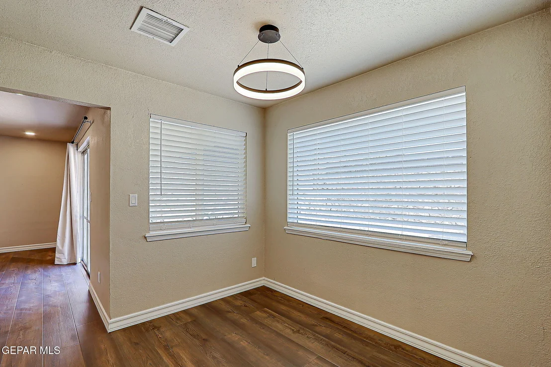 Photo of 7131 Clemente Avenue