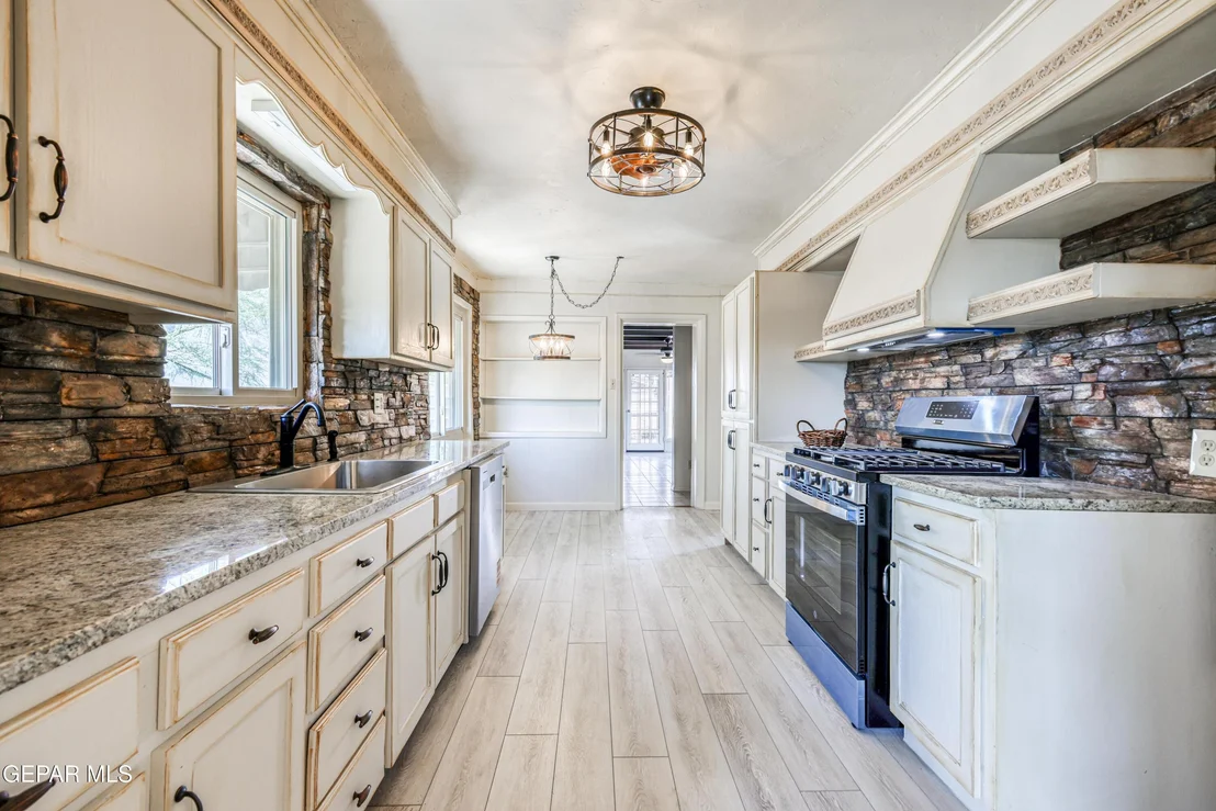 Photo of 825 Galloway Drive