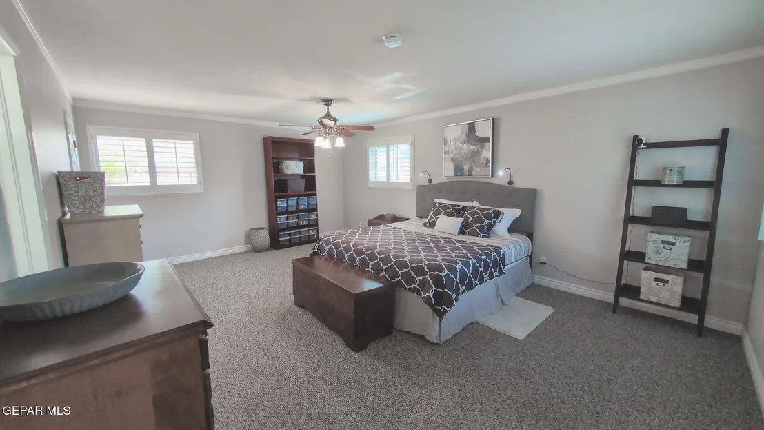 Photo of 417 INDIAN BLUFF Road