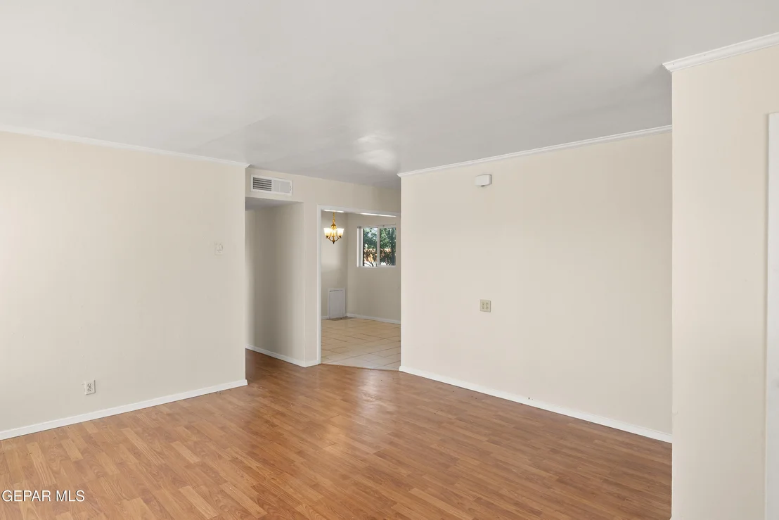 Photo of 10329 MCCOMBS Street