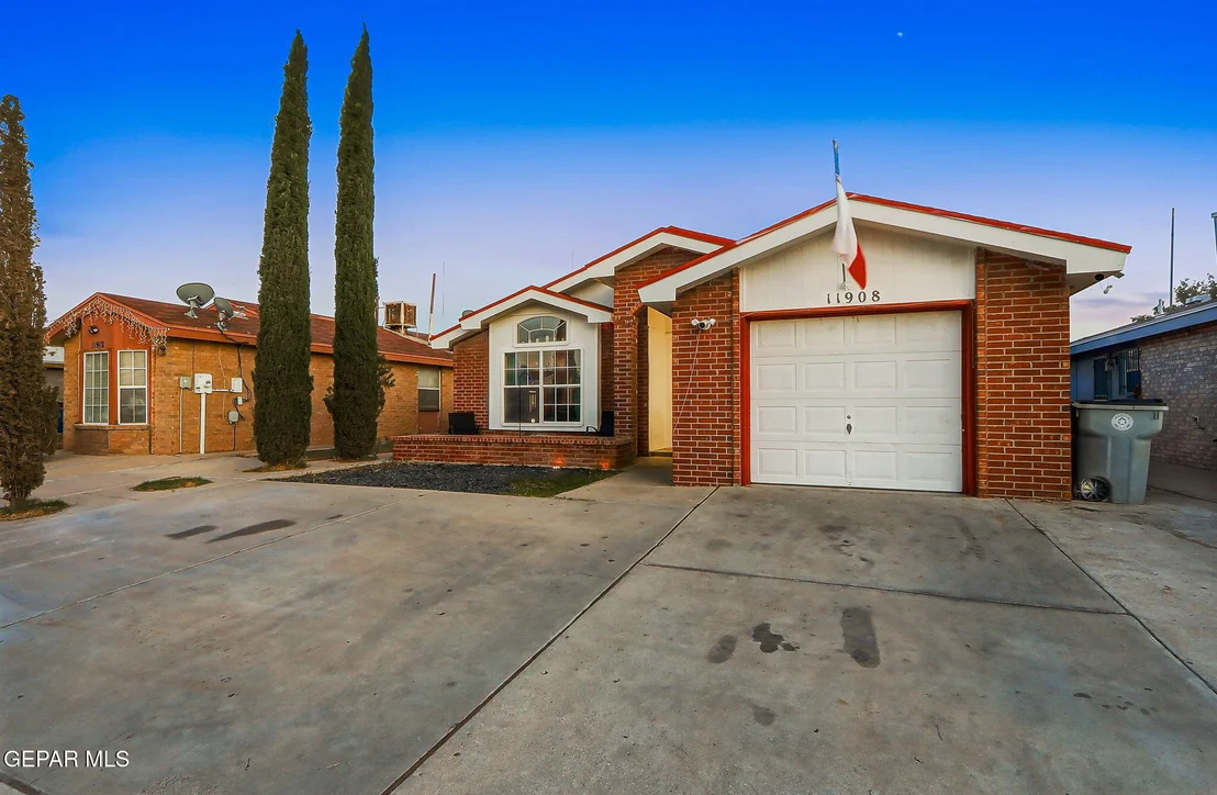 Photo of 11908 KINGS CREST Drive