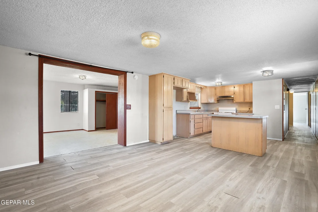 Photo of 300 RUFFIAN Way