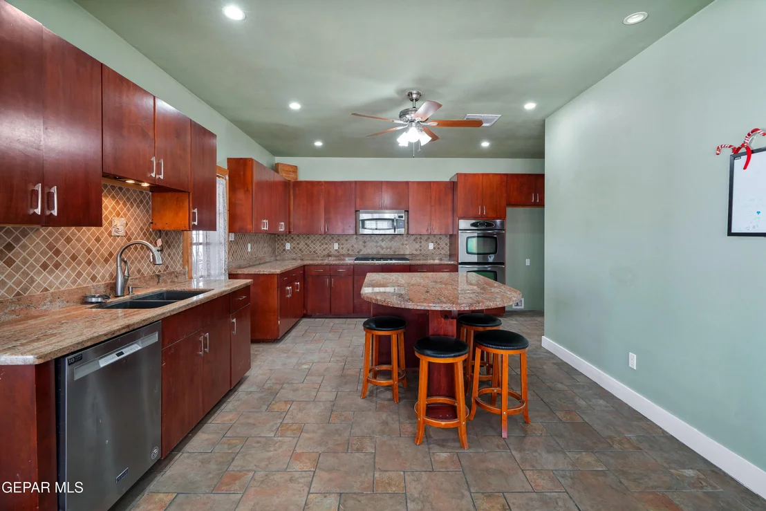 Photo of 3020 Wheeling Avenue