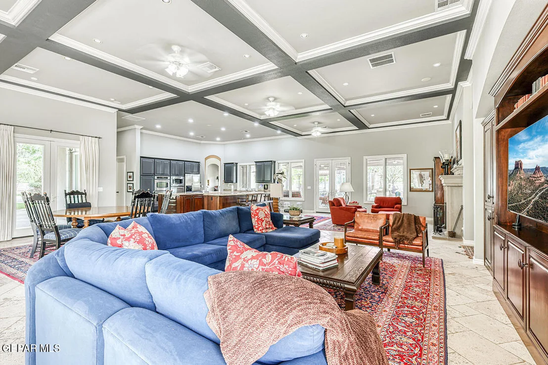 Photo of 656 COX Road