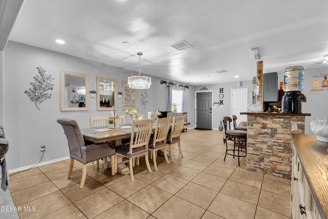Photo of 10300 Valle Suave Drive
