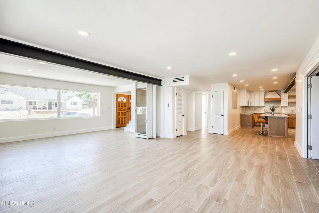 Photo of 704 MCKELLIGON Drive