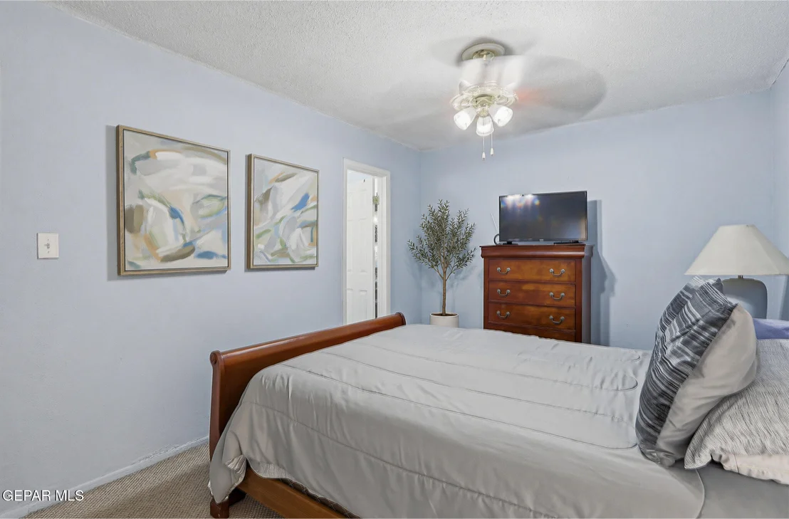 Photo of 323 VALLE SERENO Drive