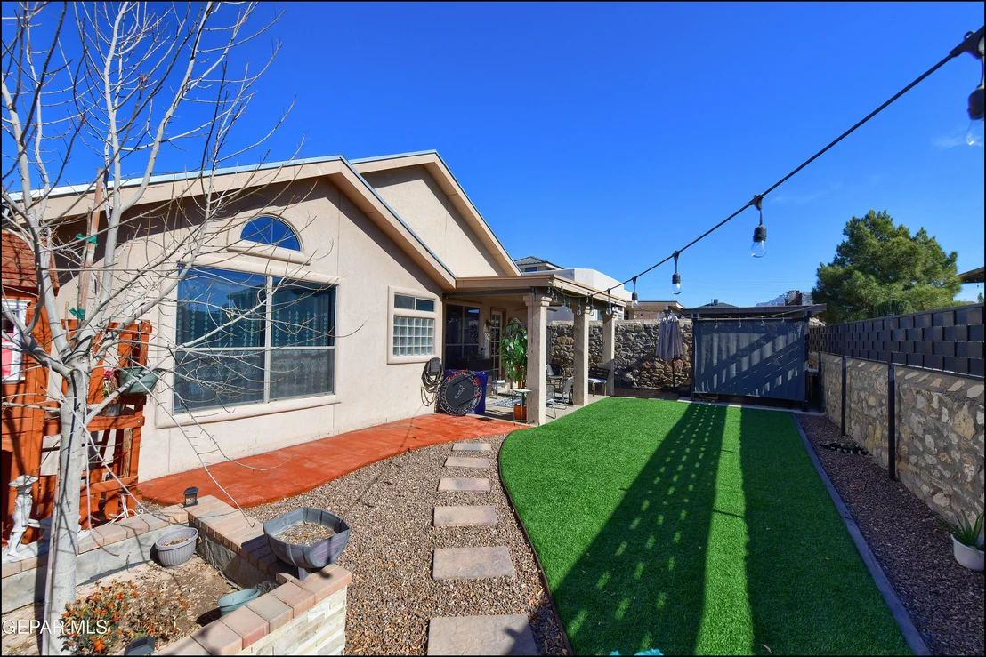 Photo of 260 WESTVALE Court