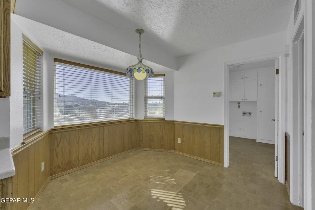 Photo of 612 SOMERSET Drive