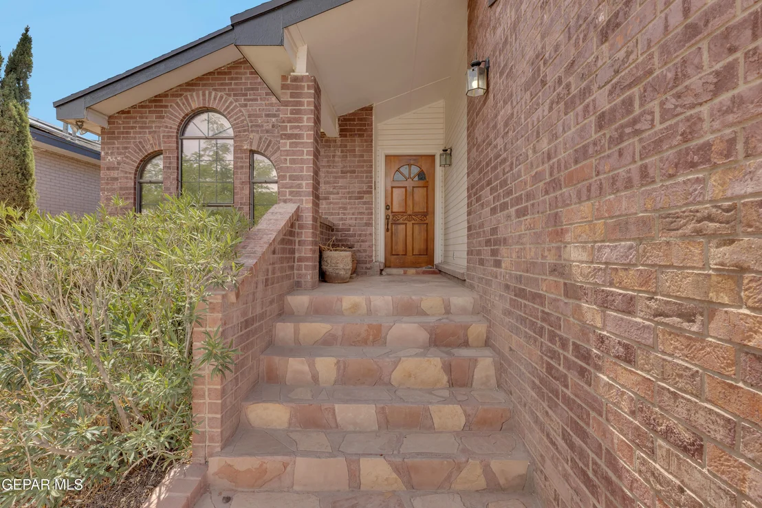 Photo of 1305 JAMES KELLEY Drive