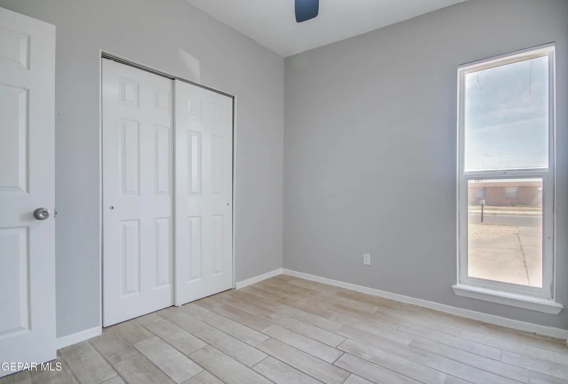 Photo of 6012 SINCLAIR Street