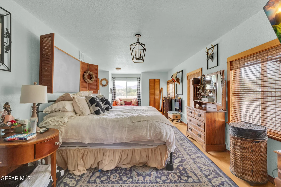 Photo of 6040 STRAHAN Road