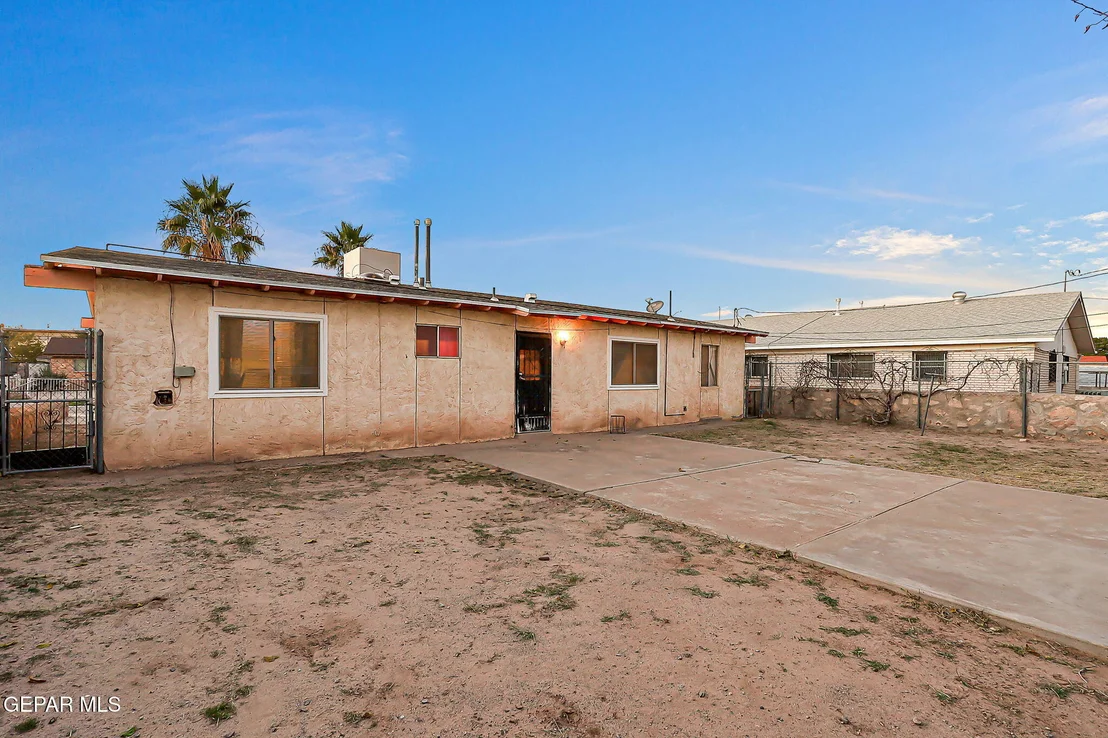 Photo of 7925 Broadway Drive