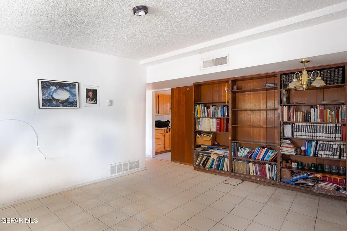 Photo of 8375 REINDEER AVE EL PASO, Avenue