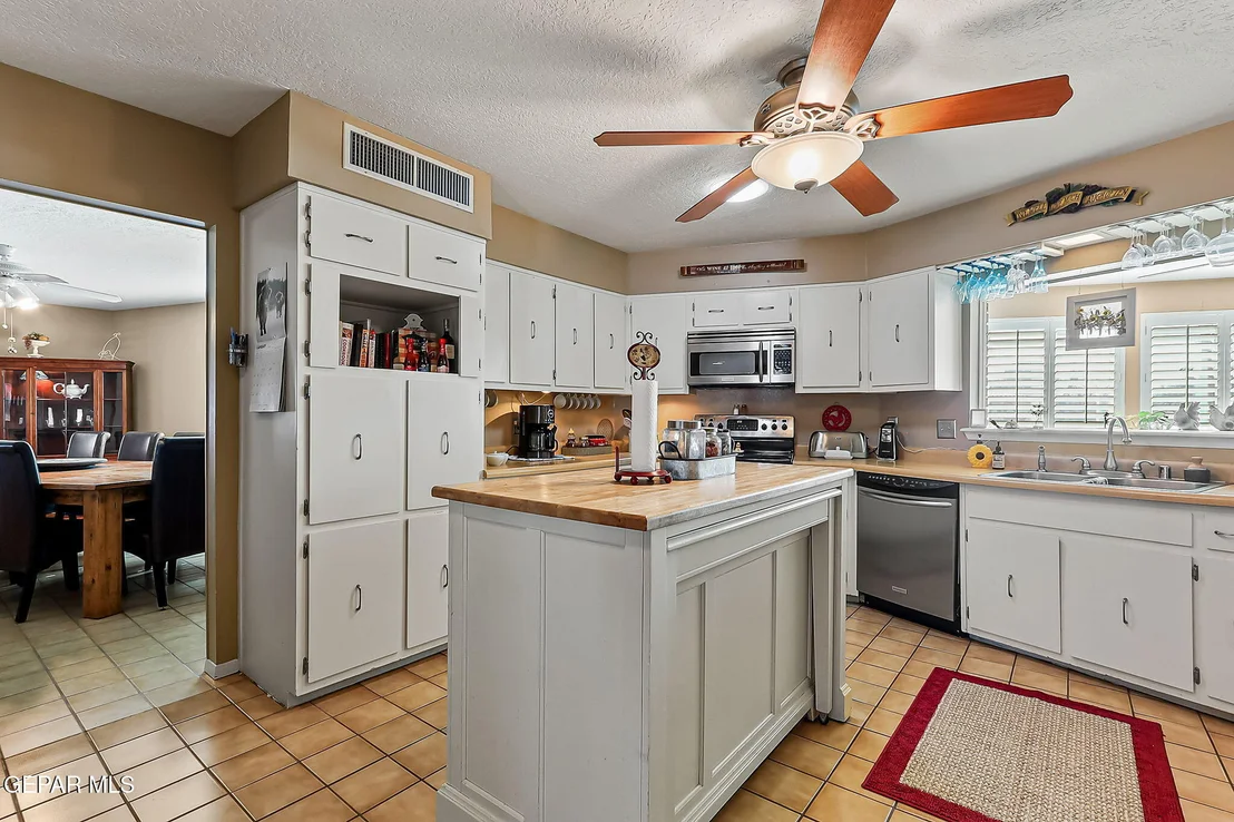Photo of 136 LAURA GALE Drive