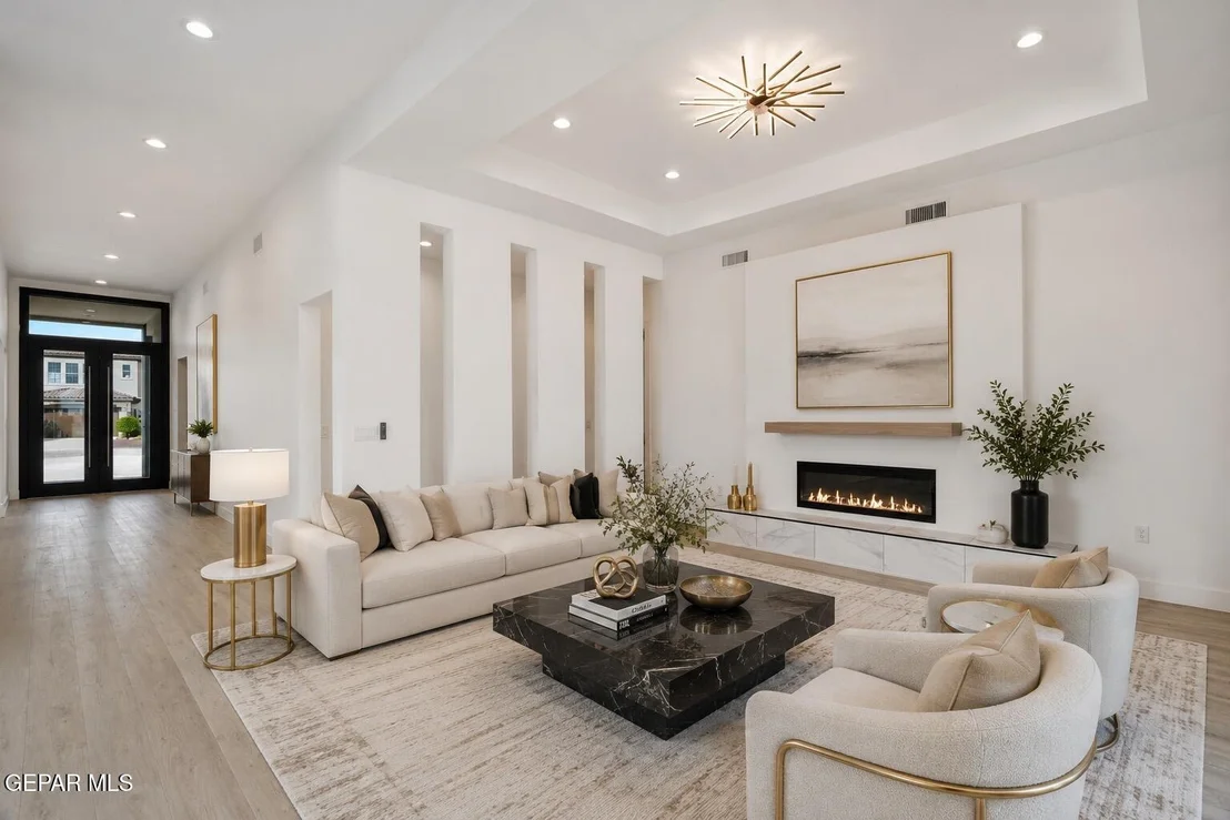 Photo of 5024 JARDINES Place