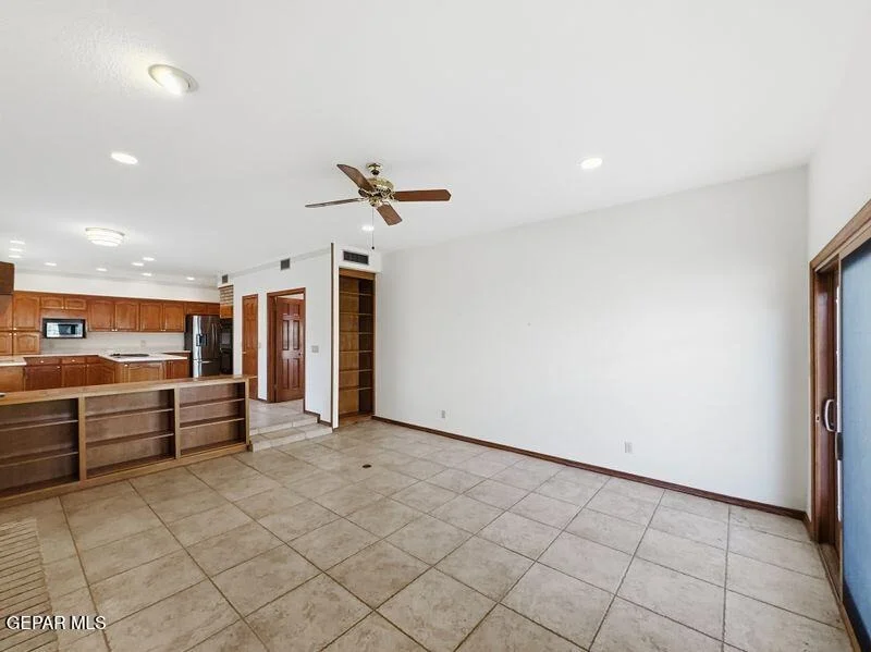 Photo of 1092 THUNDERBIRD Drive