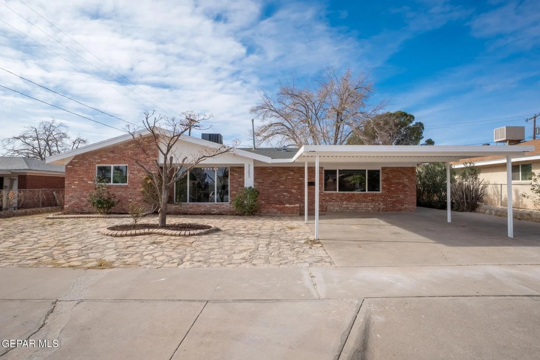 Photo of 3203 Shetland Road