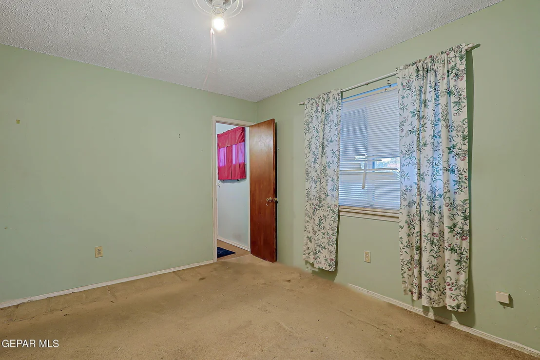 Photo of 7925 Broadway Drive