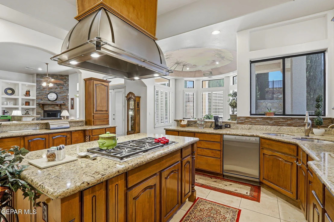 Photo of 6340 FRANKLIN RED Drive