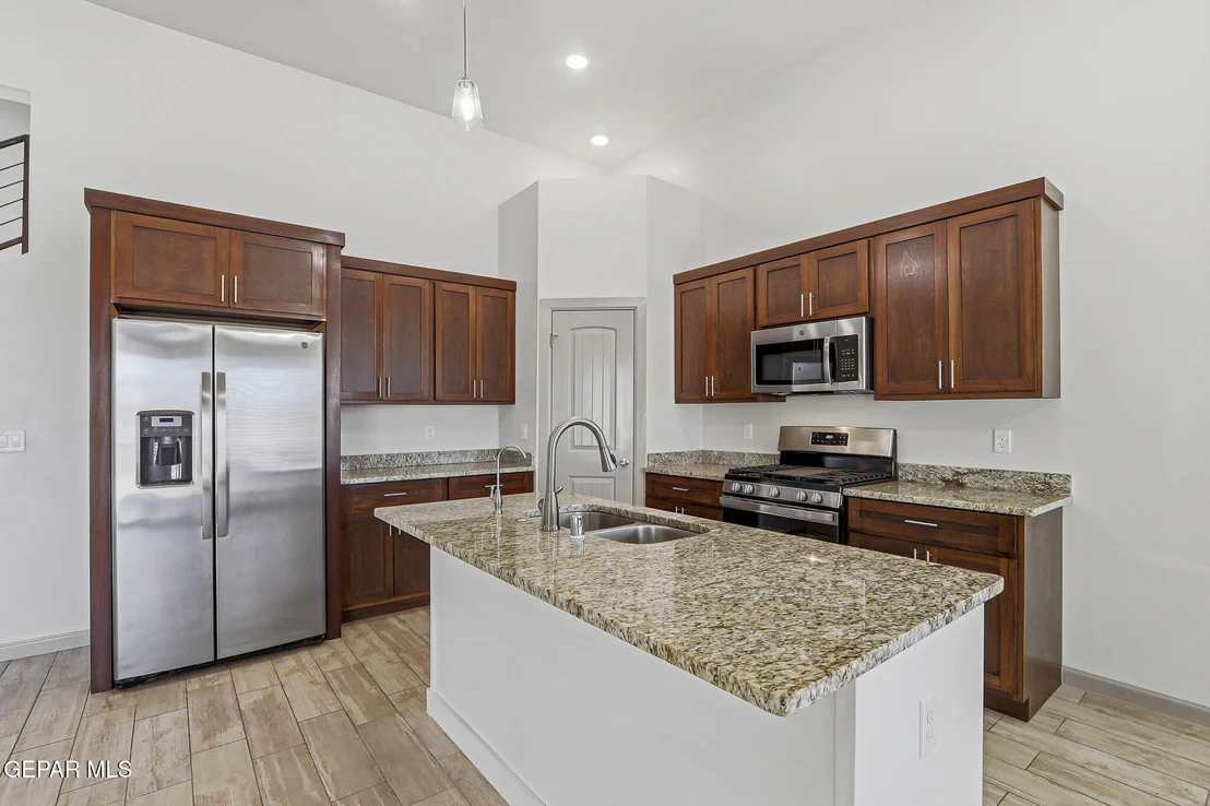 Photo of 7825 Enchanted View Drive