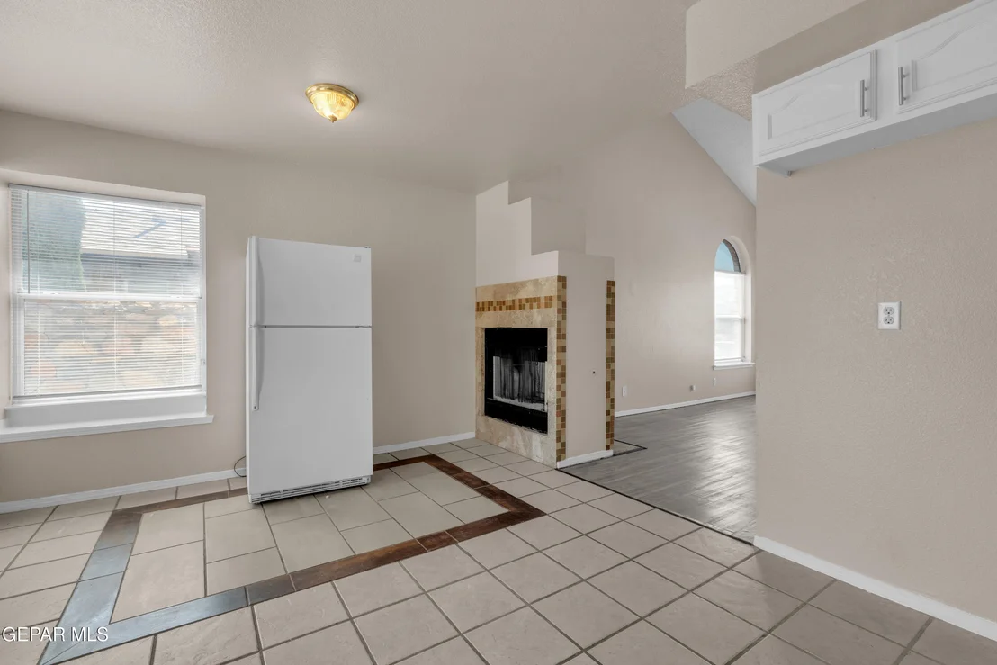 Photo of 5917 CHIPPENDALE Avenue