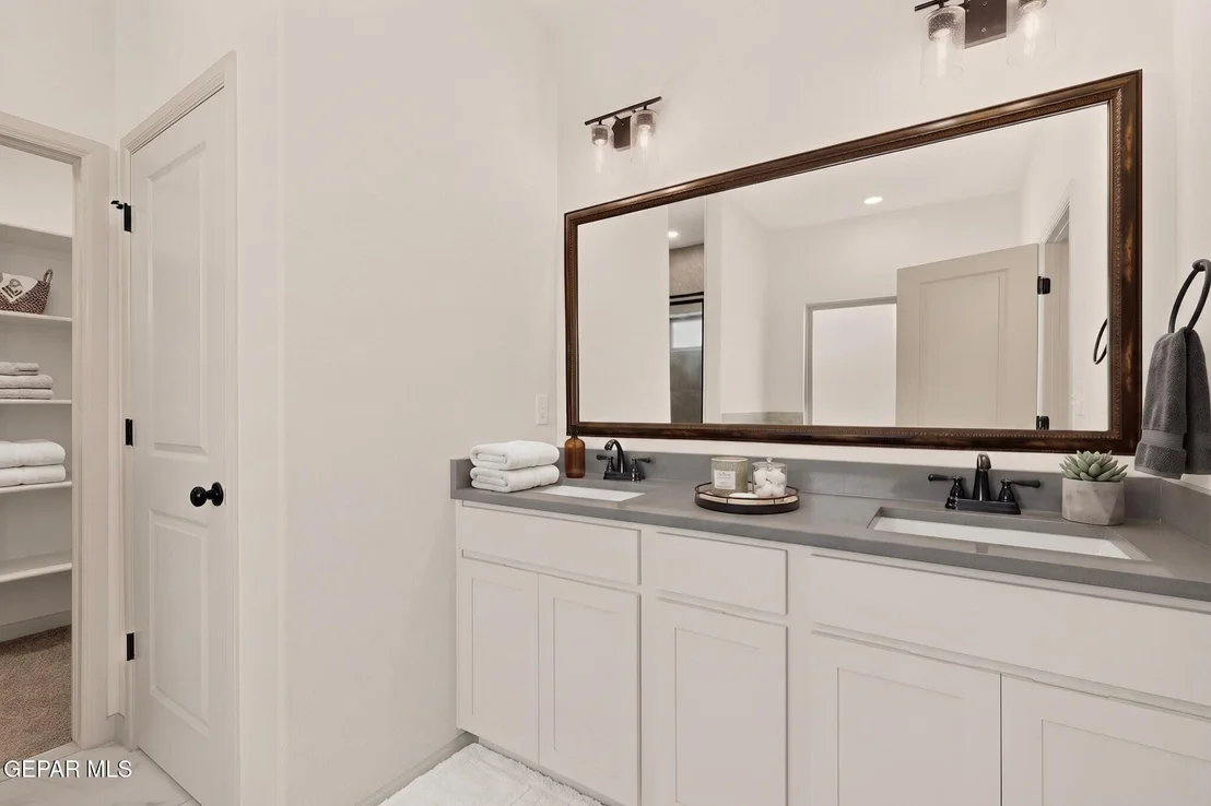 Photo of 968 GULF STREAMS Avenue
