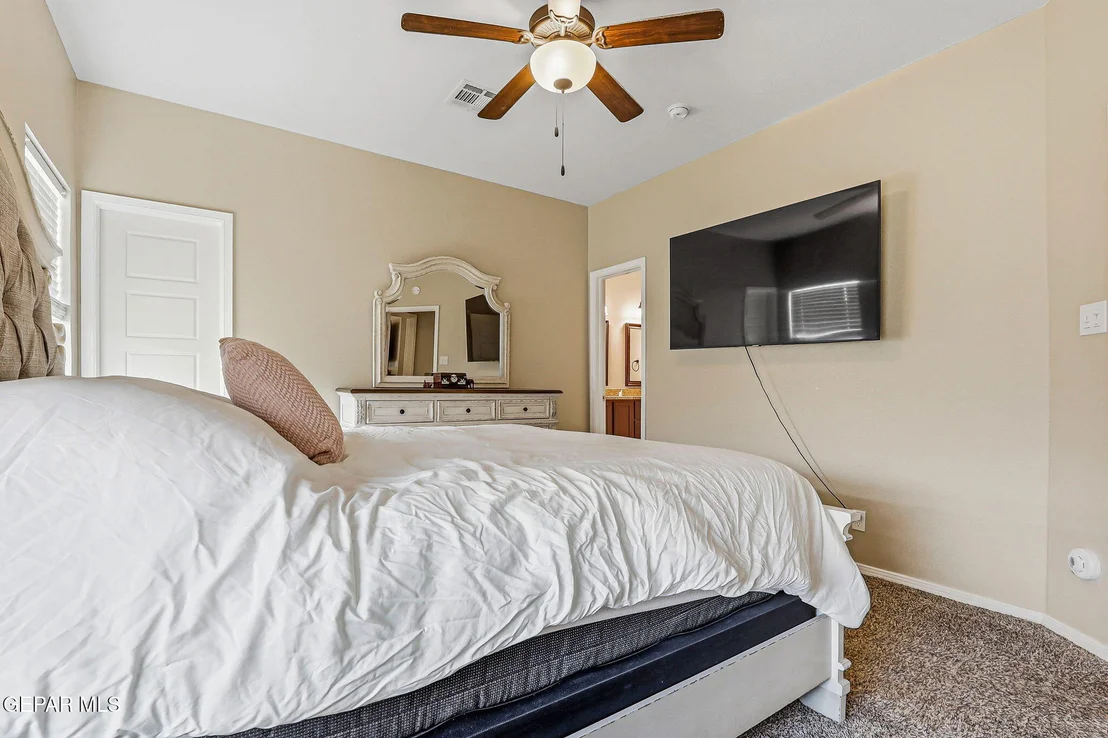 Photo of 5948 HIDDEN ARBOR Drive