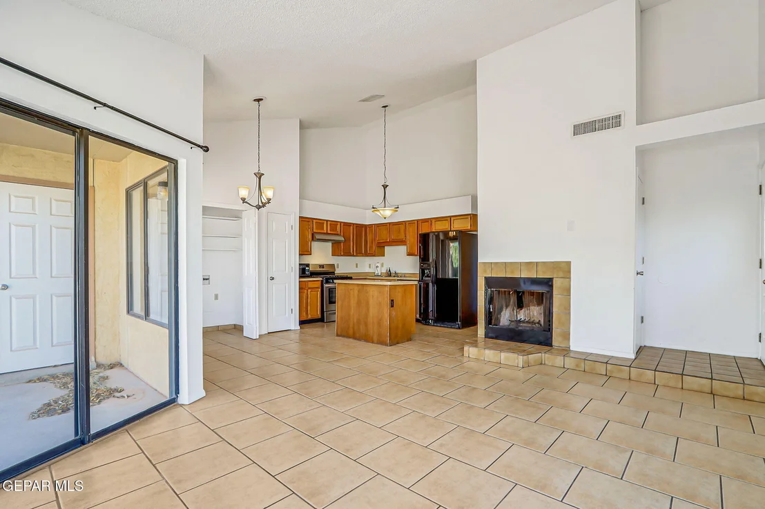 Photo of 10846 QUARTZ Street