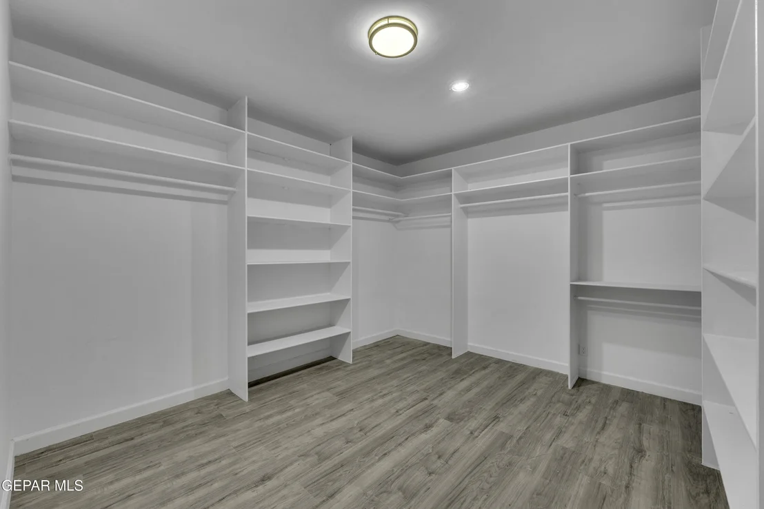 Photo of 2500 HAWLEY Circle