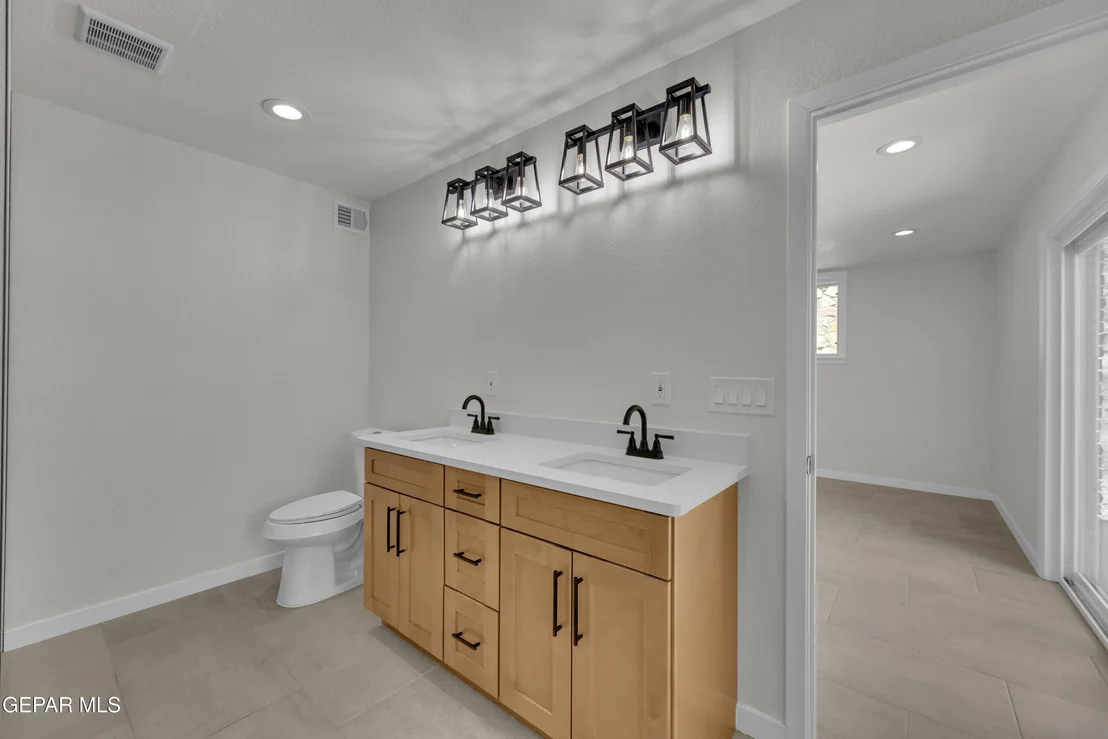 Photo of 4004 Flamingo Drive