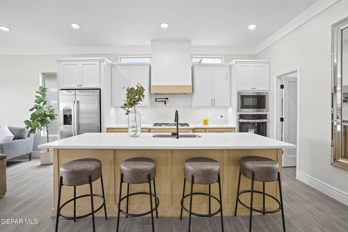 Photo of 15004 Composition Avenue