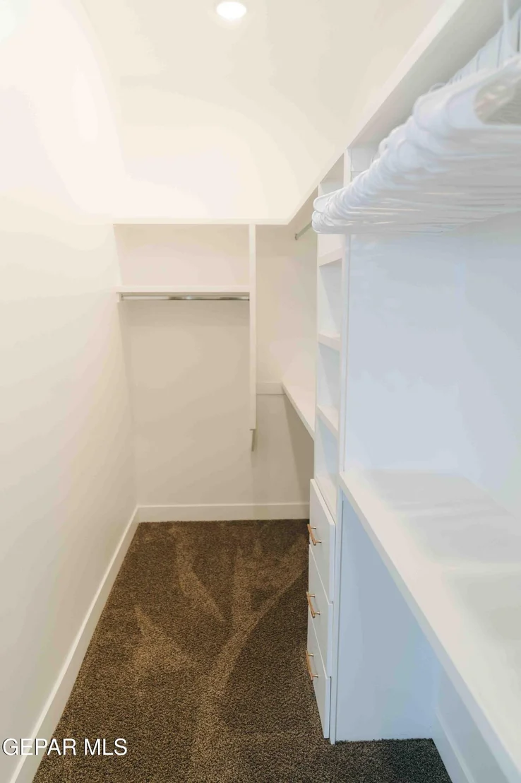 Photo of 653 BIR Circle