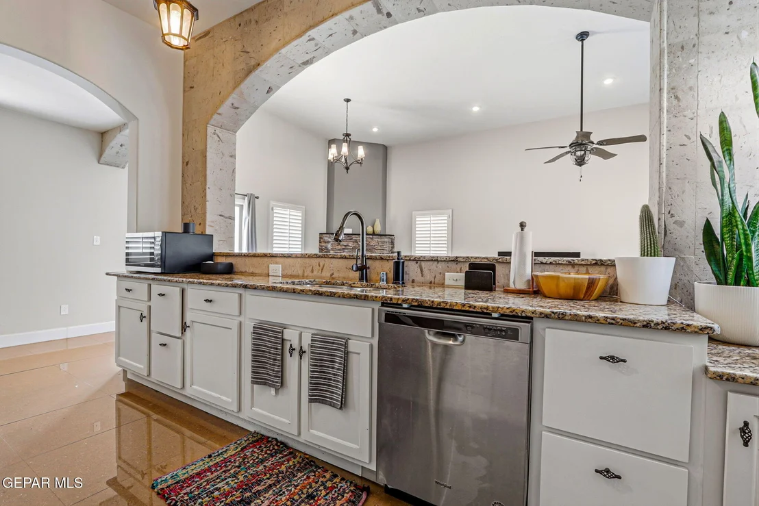 Photo of 5833 SPANISH Place