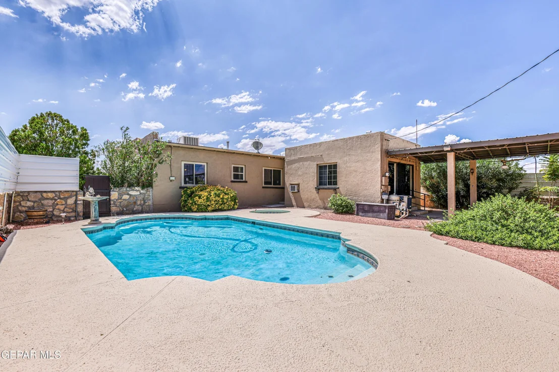 Photo of 825 Galloway Drive