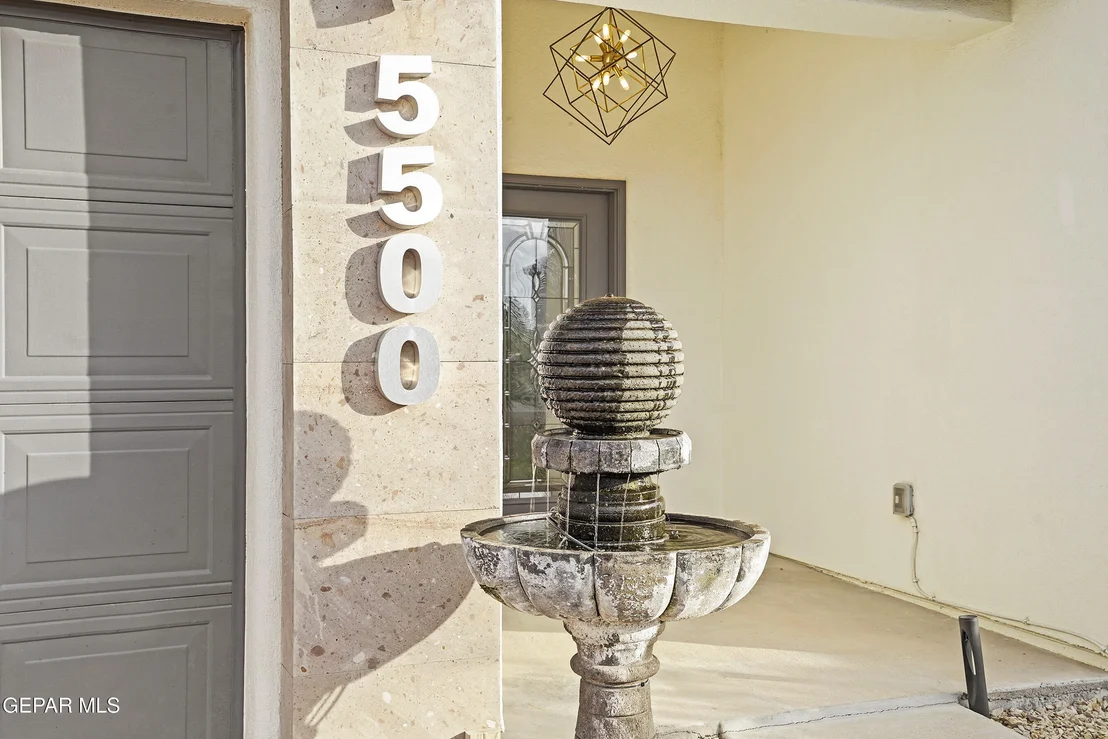 Photo of 5500 VALLEY OAK Drive