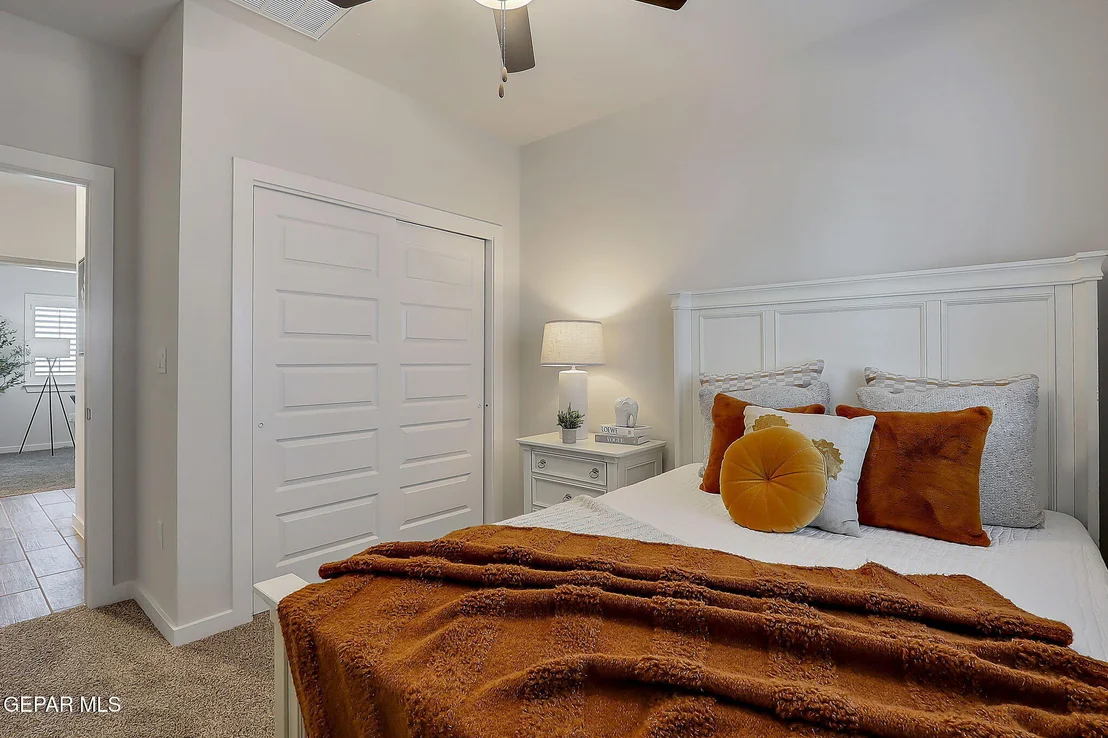 Photo of 924 Nayland Place