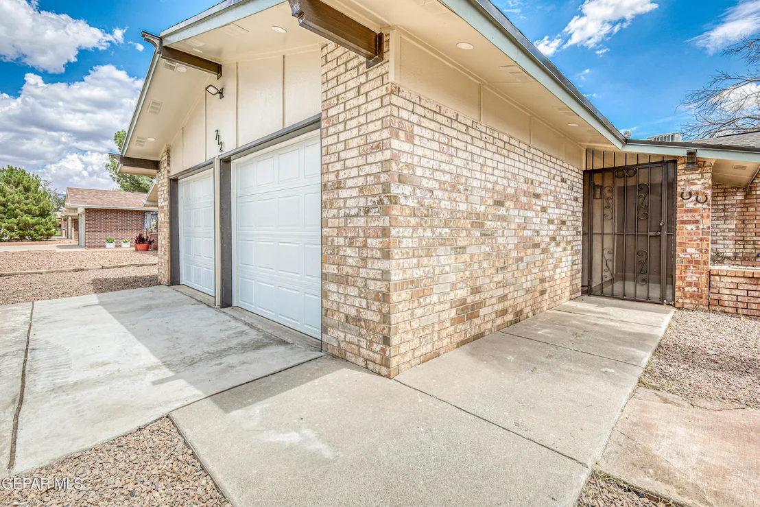 Photo of 712 CARABINAS Way